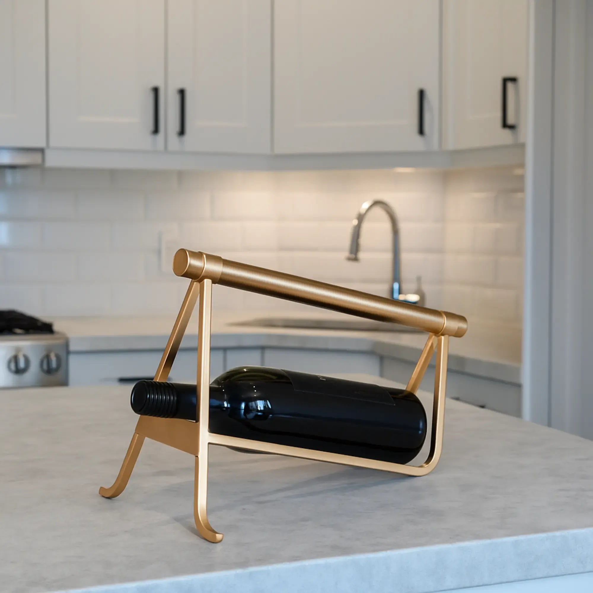 Weinhalter - für den Tisch - Flaschenhalter Modern mit Goldständer Goso