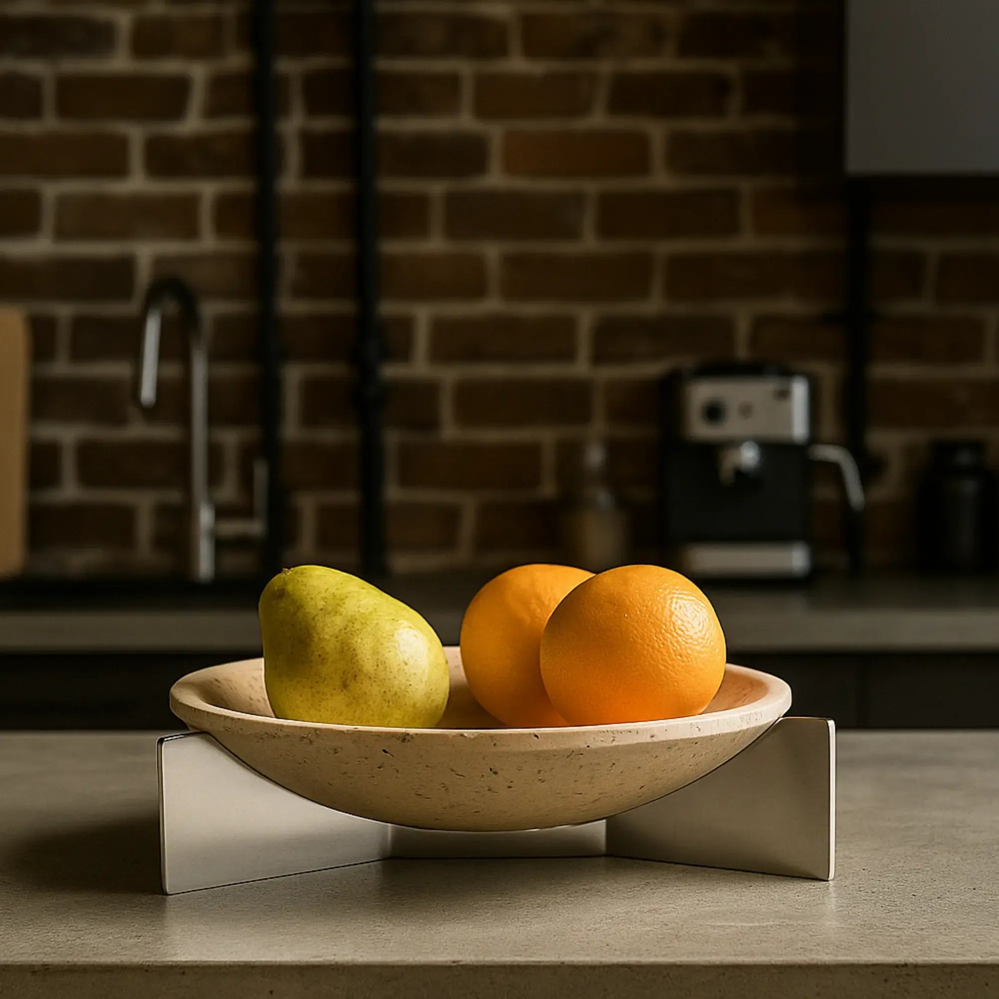 Dekoschale - rund auf Gestell - Servierschüssel Designer Obstschale Argos aufgestellt im Interieur