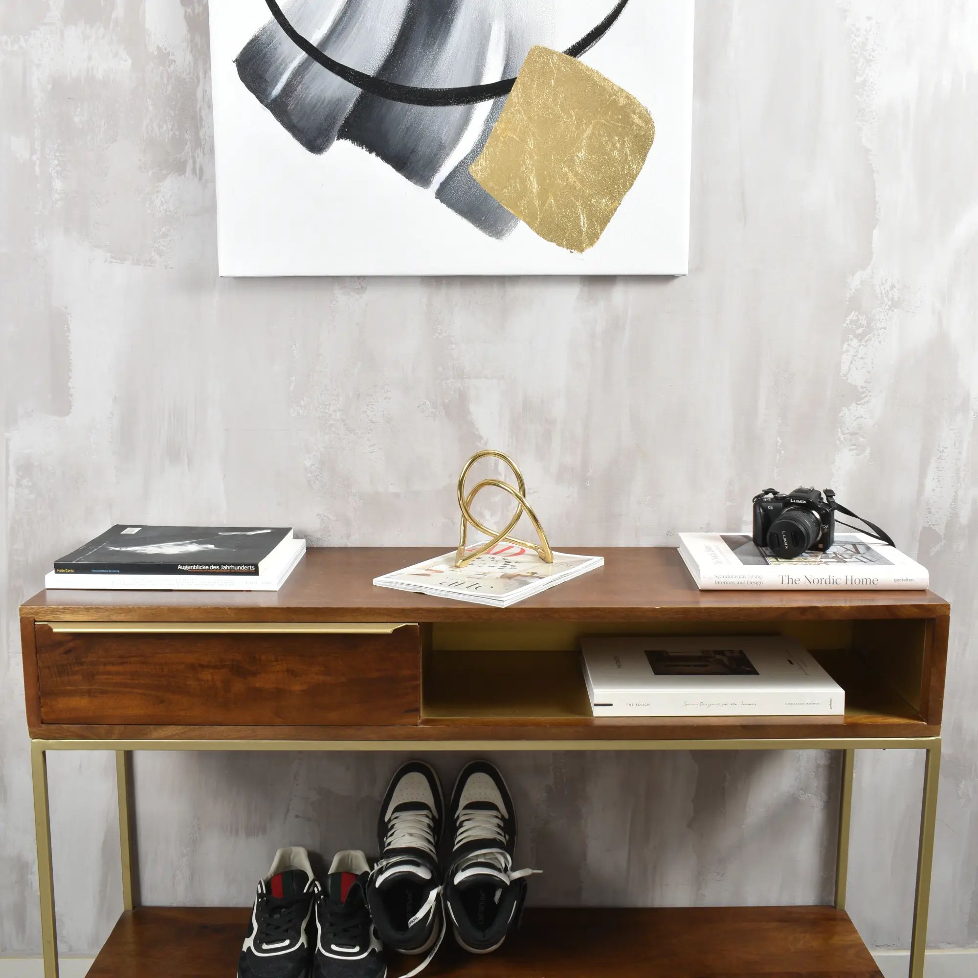 Dekoobjekt - Goldfarben - Knoten Deko-Objekt Tischdekoration Modern Golden Flow aufgestellt im Interieur