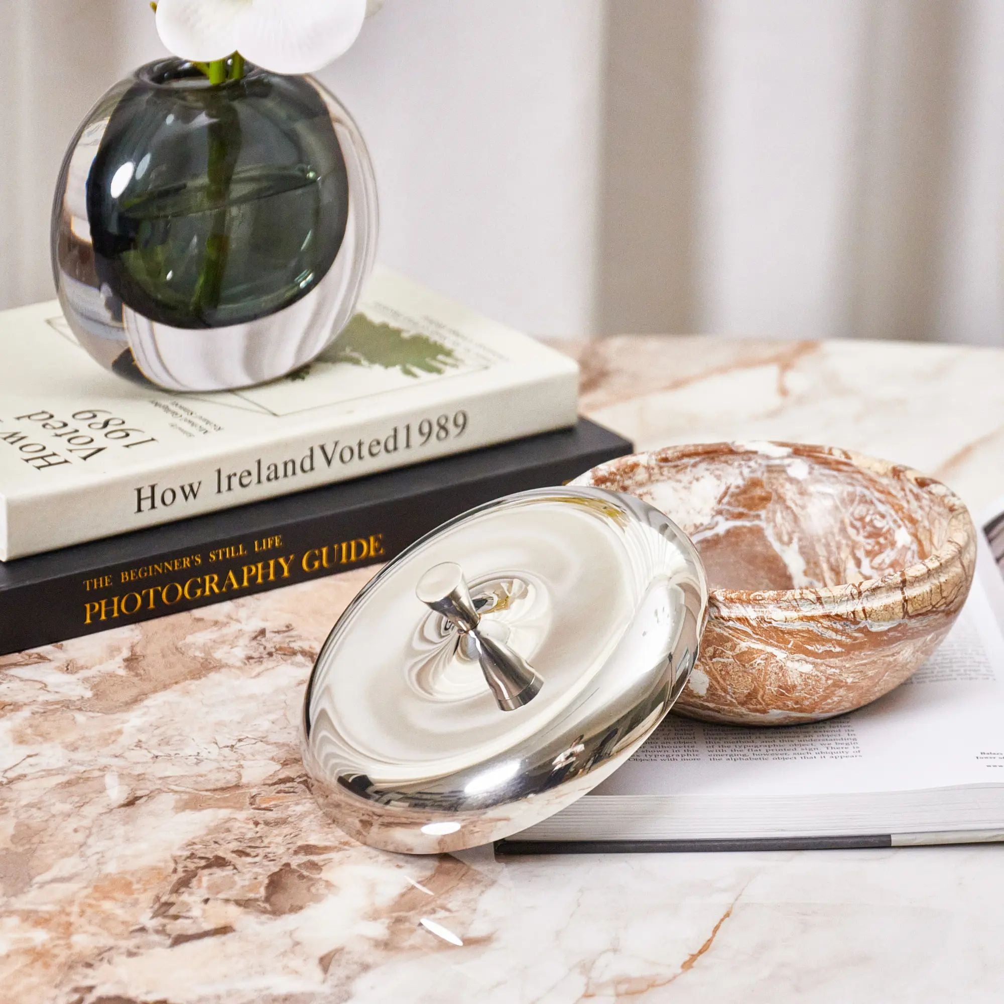 Schmuckdose - mit Deckel - Runde Marmorschale Schmuckaufbewahrung Lunar Orb aufgestellt im Interieur