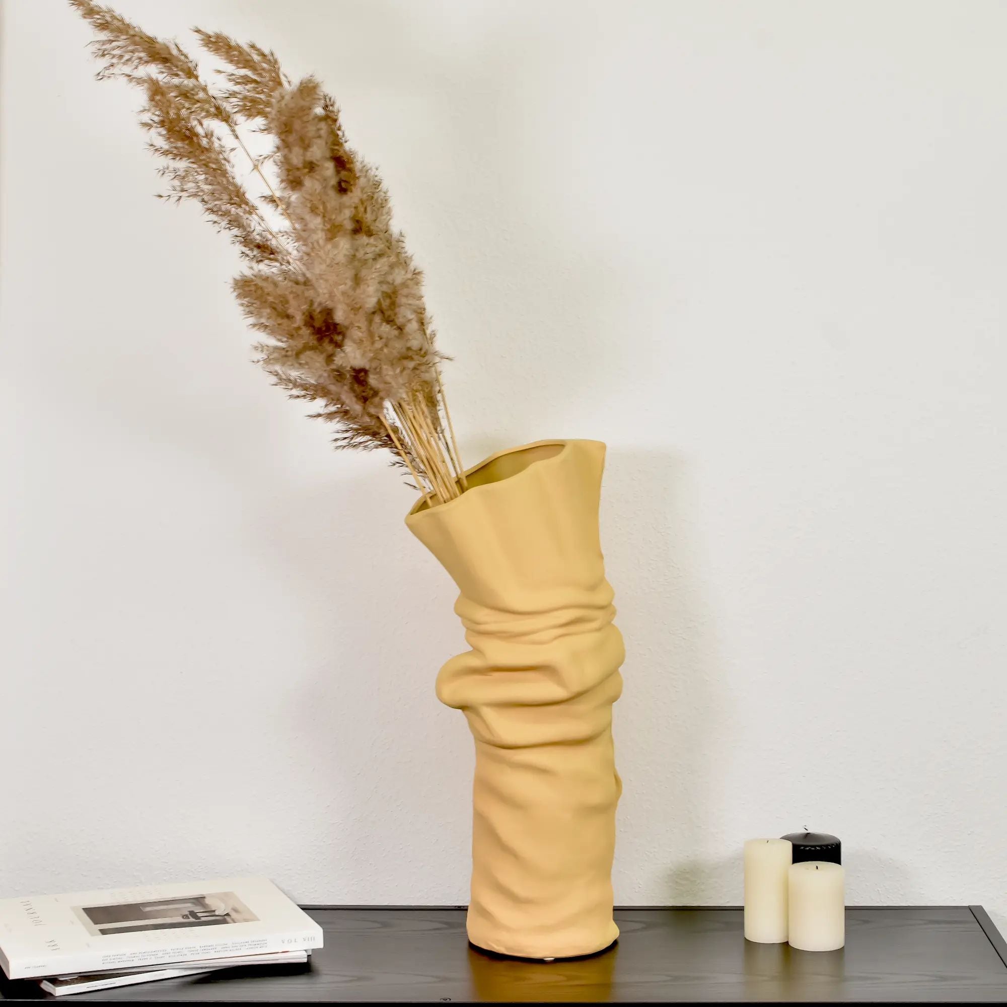 Keramikvase - handgemachte Designvase - Skulpturale Standvase Ondula Terrae Beige