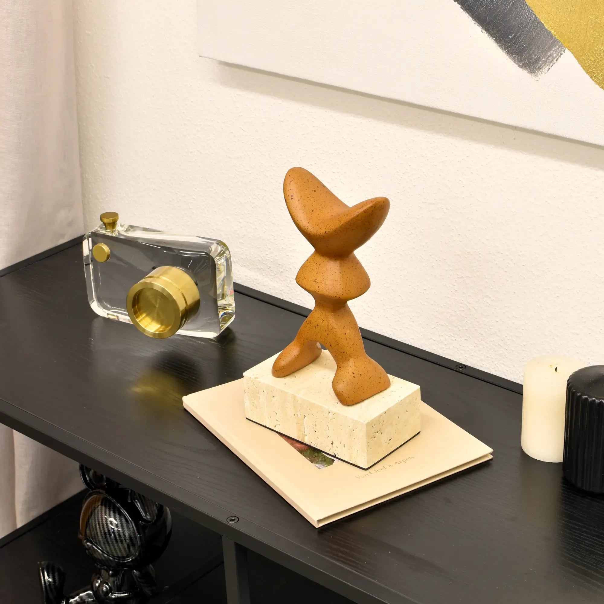 Dekoobjekt - Abstrakte Designskulptur, Metall Kunstobjekt - Skulptur organisch-abstrakte Loft-Form Morphé Terra aufgestellt im Interieur