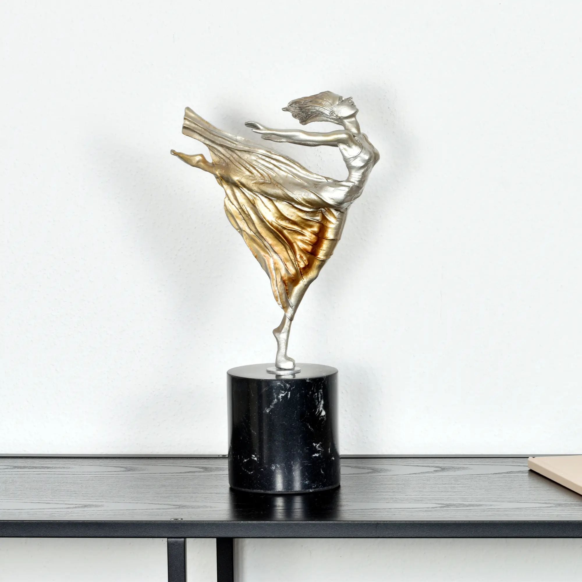 Dekofigur - Elegante Skulptur Schwebende Tanzsilhouette Danza Aurea a